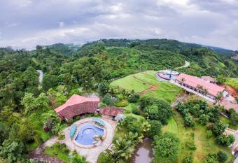 Hotel Hacienda Don Paolo allows 18 year olds to book a room