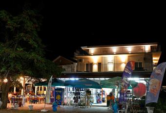 Oneiro Zois has Balcony rooms
