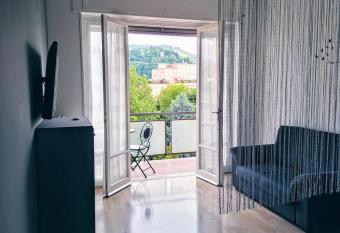 Appartamento con terrazzo zona ospedale civile allows 18 year olds to book a room
