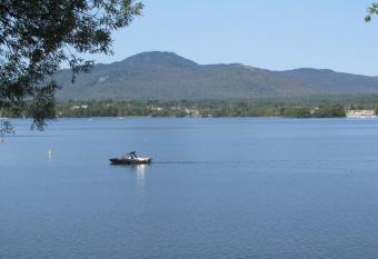 Location Tourisme Estrie - Oberge du Village has Balcony rooms