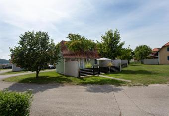 Holiday house in Terme   ate   allows 18 year olds to book a room