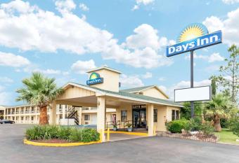 Days Inn by Wyndham Snyder has Smoking rooms