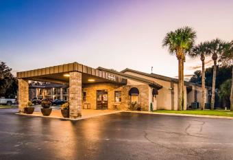 Best Western Inn of Palatka has Smoking rooms