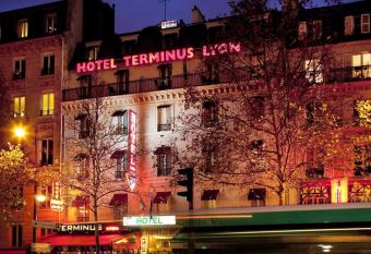 Hotel Terminus Lyon allows 18 year olds to book a room