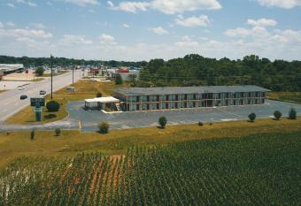 Economy Inn has Smoking rooms