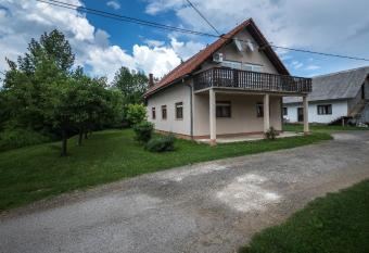 Apartments with a parking space Smoljanac, Plitvice - 14979 has Smoking/Balcony rooms
