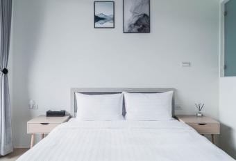 Bol  ro Homestay allows 18 year olds to book a room