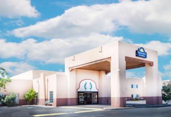 Days Inn & Suites by Wyndham Lordsburg has Smoking rooms