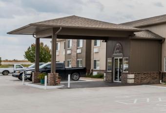 Super 8 by Wyndham Gardner allows 18 year olds to book a room