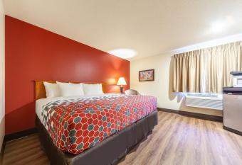 Econo Lodge Sioux Center allows 18 year olds to book a room