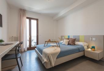 Casole Living B&B has Balcony rooms