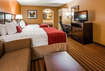 SureStay Hotel by Best Western Mt Pleasant has rooms with a private hot tub