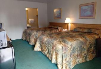 Travelodge by Wyndham New Philadelphia has Smoking rooms