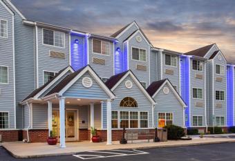 Microtel Inn & Suites by Wyndham Lillington / Campbell Univ has Smoking rooms