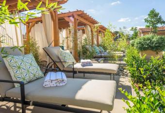 Allegretto Vineyard Resort Paso Robles has Balcony rooms