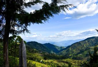 Casa de Campo con hermosa vista a Los Farallones has Balcony rooms