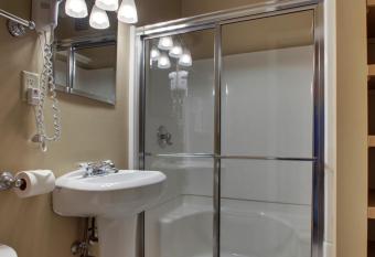 Knickerbocker on the Lake allows 18 year olds to book a room