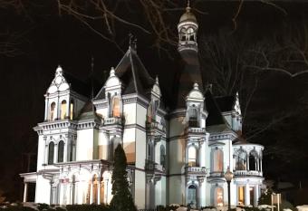 Batcheller Mansion Inn has Balcony rooms