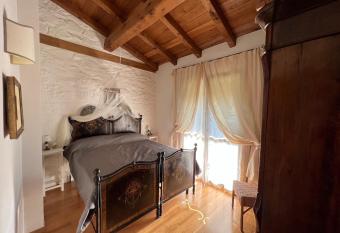 La Borra has Balcony rooms