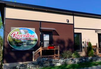 Le Loft Riverstone has Balcony rooms