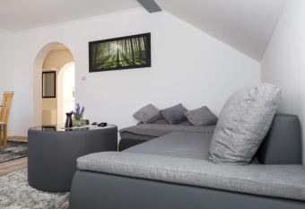 Apartman Mirko has Balcony rooms