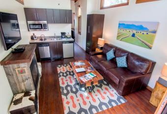 Fireside Resort has Balcony rooms