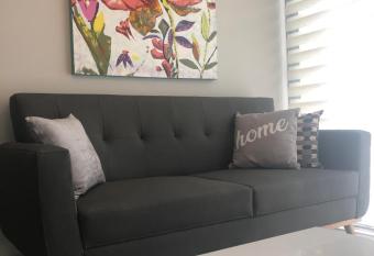 Apto a pasos de la playa y restaurantes allows 18 year olds to book a room