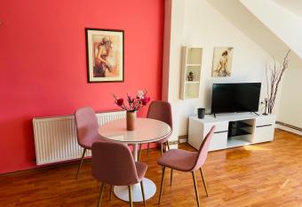 DU  ICA APARTMANI has Balcony rooms