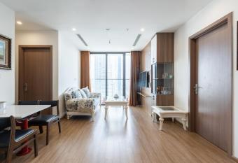 Luxury Apartment Vinhomes Skylake allows 18 year olds to book a room