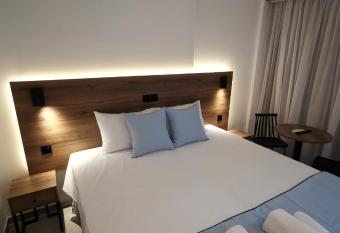 Shalos Studios allows 18 year olds to book a room