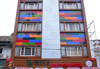 Hotel White Boutique allows 18 year olds to book a room