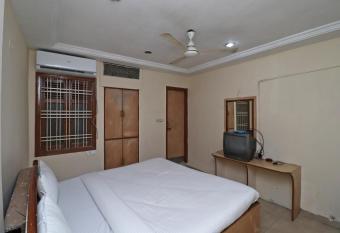 Flagship Hotel Capital allows 18 year olds to book a room