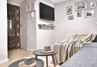 Ilarcuris has Balcony rooms