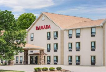 Ramada by Wyndham Strasburg Dover has Smoking rooms