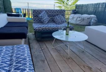 Vino Monta  a & jard  n Garaje NETFLIX WIFI INCLUIDO, allows 18 year olds to book a room