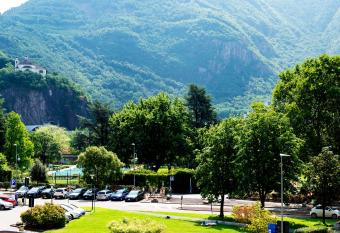 Ariston Appartment allows 18 year olds to book a room