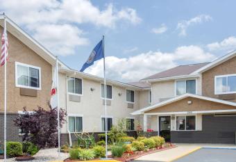 Super 8 by Wyndham South Boston VA has Smoking rooms