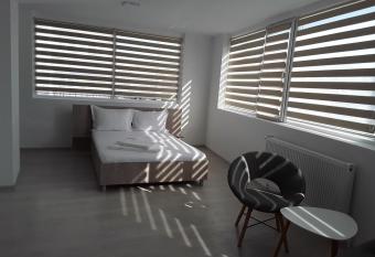 Camere de inchiriat Central La Calciu has Balcony rooms