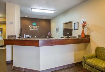 Quality Inn and Suites Bloomington I-55 and I-74 allows 18 year olds to book a room