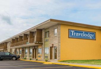 Travelodge by Wyndham Bloomington has Balcony rooms