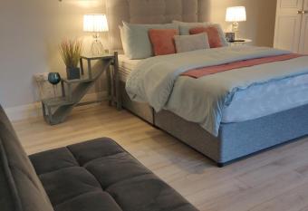 Apartment allows 18 year olds to book a room