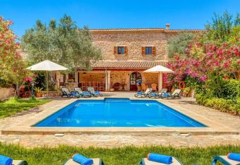 Can Nany has Balcony rooms