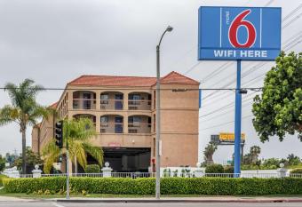 Motel 6 Gardena, Ca - South allows 18 year olds to book a room