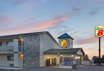 Super 8 by Wyndham Shelby has Smoking rooms