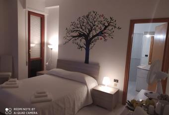 Bab San Feliciano Affittacamere Foligno allows 18 year olds to book a room