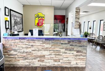 Super 8 by Wyndham Clear Lake allows 18 year olds to book a room