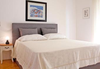 Apartmani Volga allows 18 year olds to book a room