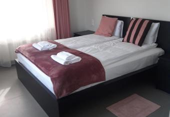 Jaun  mui  a Apartamenti allows 18 year olds to book a room