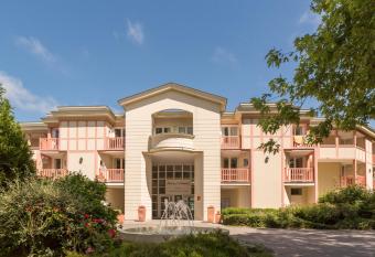 R  sidence Pierre & Vacances Les Jardins de la C  te d Opale allows 18 year olds to book a room