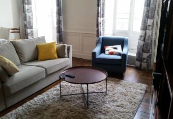 MAIRIE -APPT 75M2 -3 CHBRES S  par  es allows 18 year olds to book a room